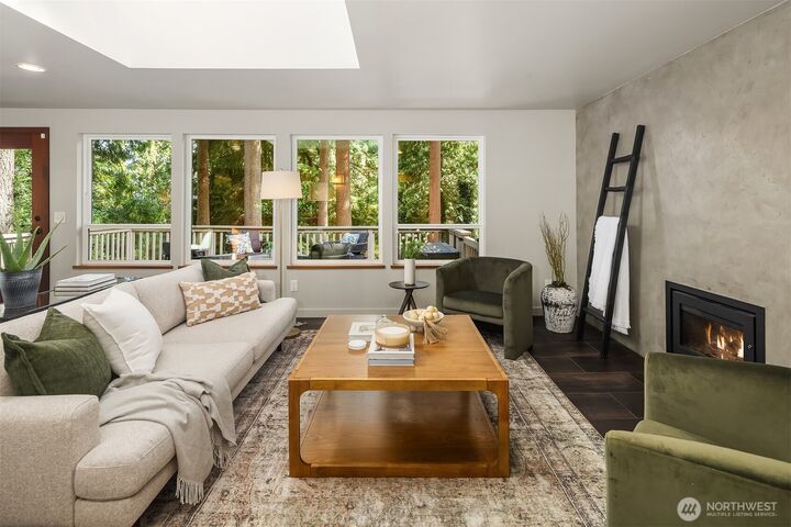18610 SE 58th Street  Issaquah WA 98027 photo