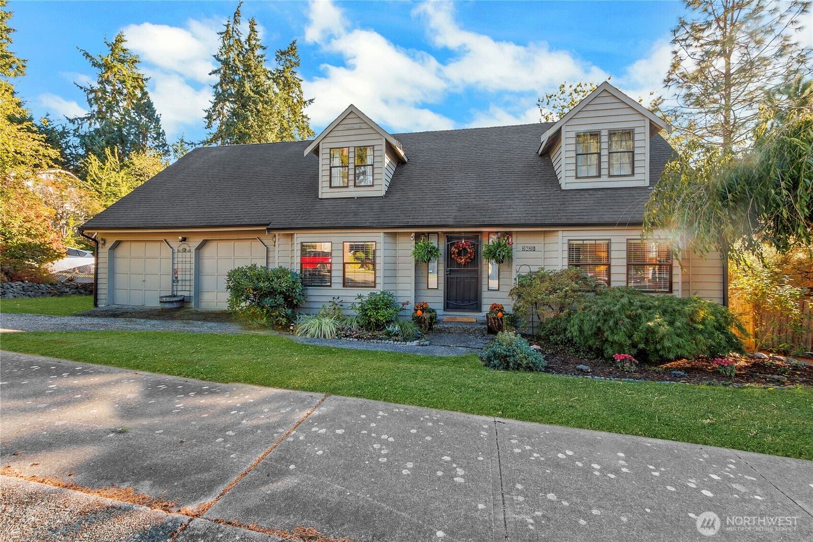 Property Photo: 2621 S 376th Place WA 98003