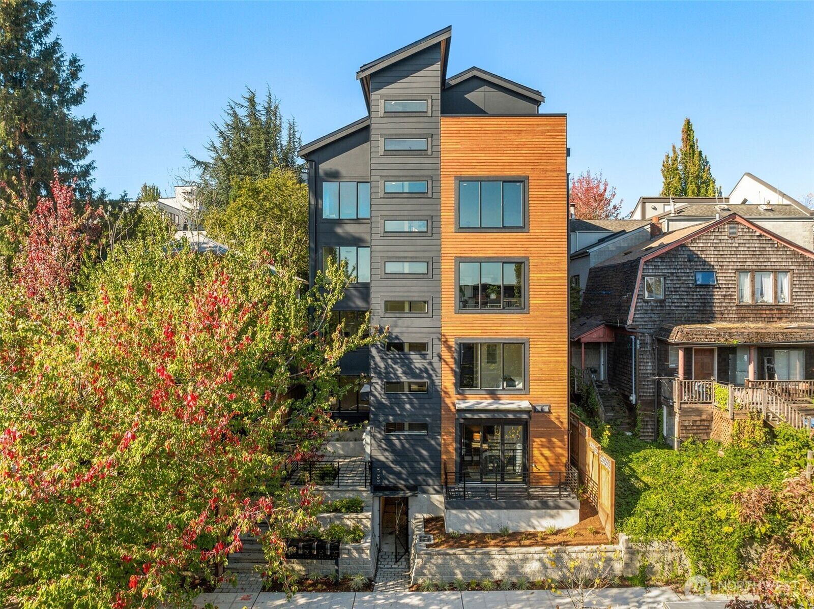 Property Photo: 113 24th Avenue E B WA 98112