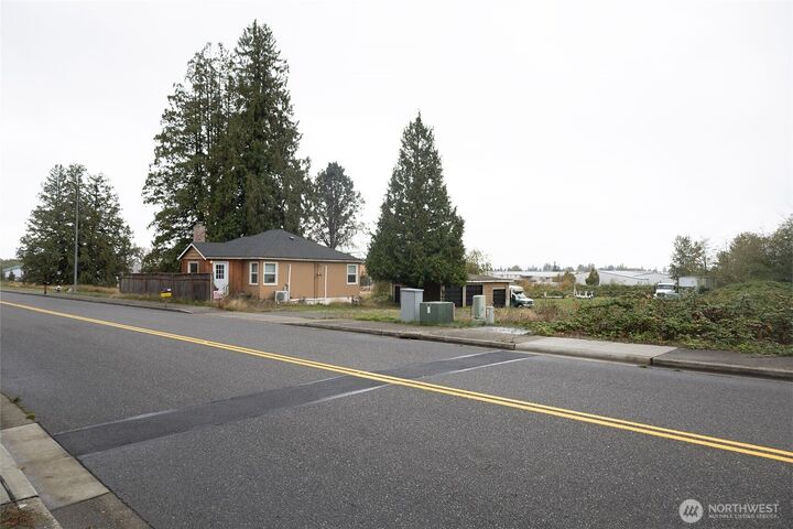 Property Photo: 811 Odell St WA 98230
