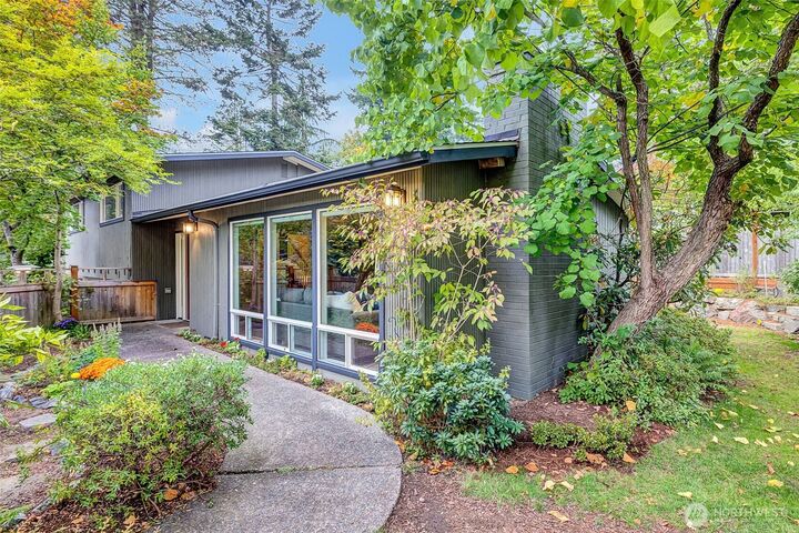 Property Photo:  10203  20th Avenue NE  WA 98125 