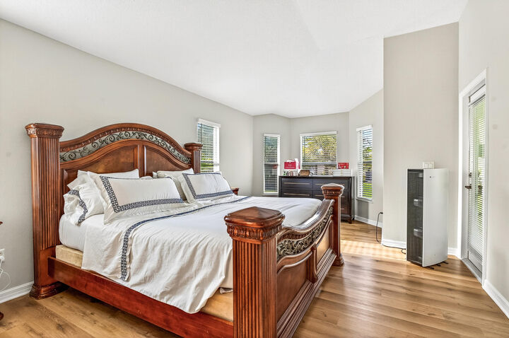 Property Photo: 520 N Valencia Circle SW FL 32968