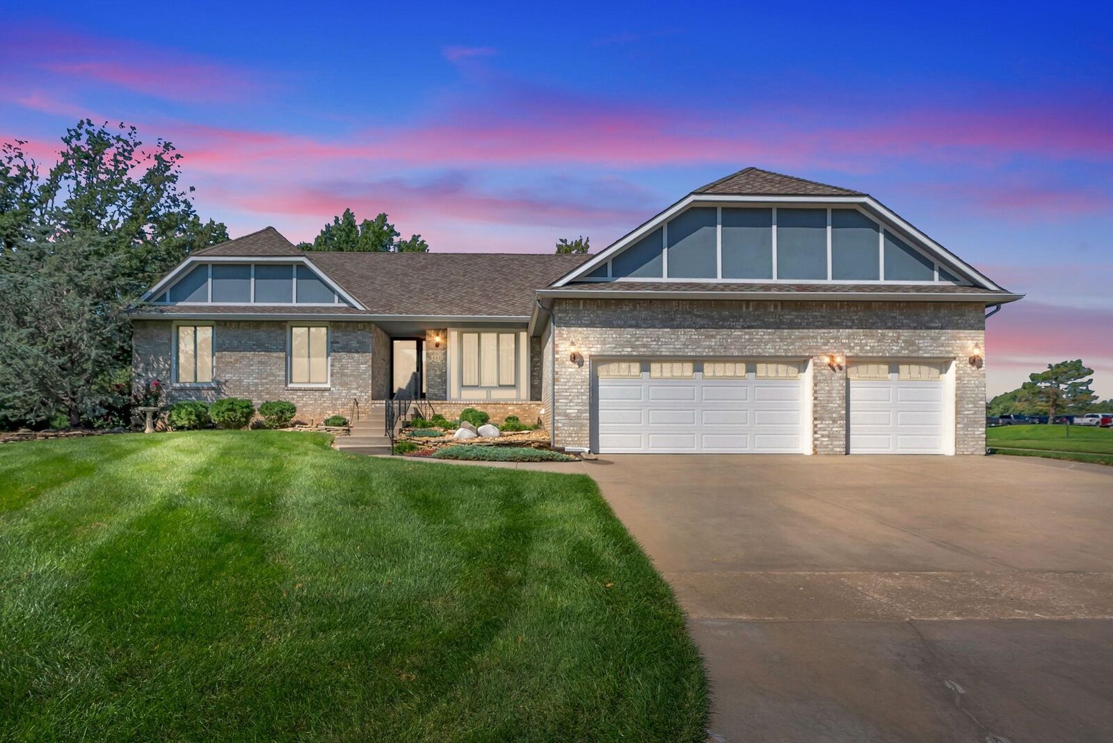 Photo de la propriété:  2331 N Ridge Club Cir  KS 67205