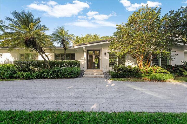 Property Photo:  12220 Pine Needle Ln  FL 33156