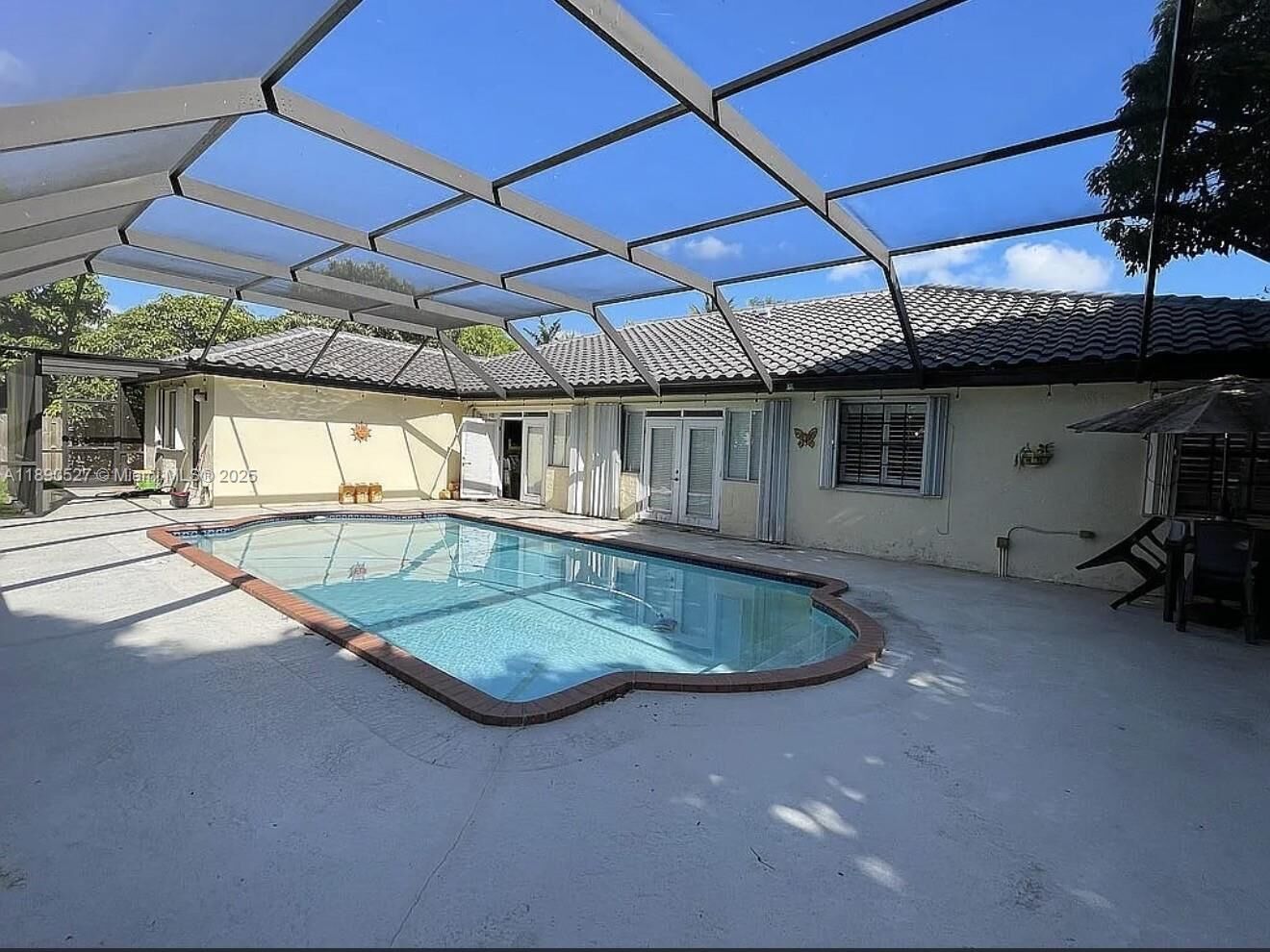 Property Photo: 15181 SW 156th Ter FL 33187