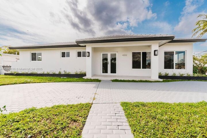 Property Photo:  4202 SW 98th Ave  FL 33165 