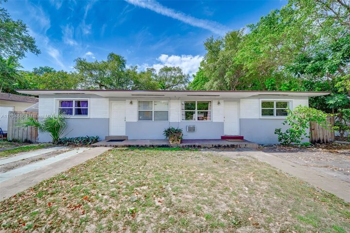 Property Photo: 1350 NE 149th St 1 FL 33161