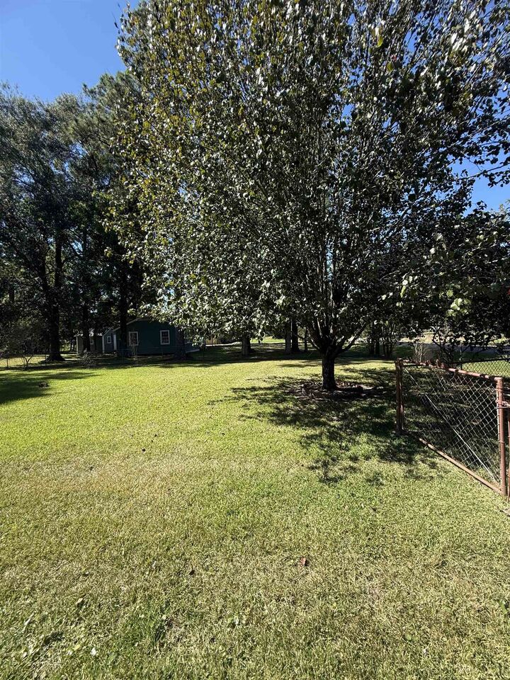 Property Photo:  515 Park  TX 77662