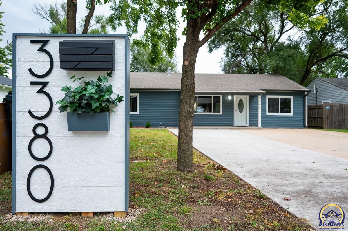 Property Photo:  3380 SW Kirklawn Ave  KS 66611 