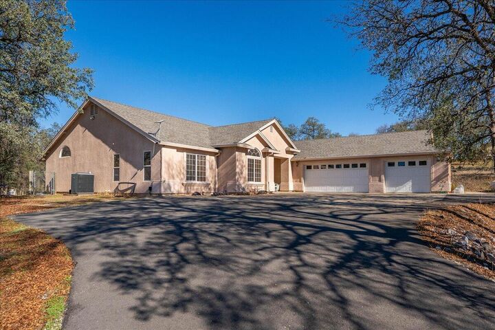 13470 Luna Drive  Redding CA 96003 photo