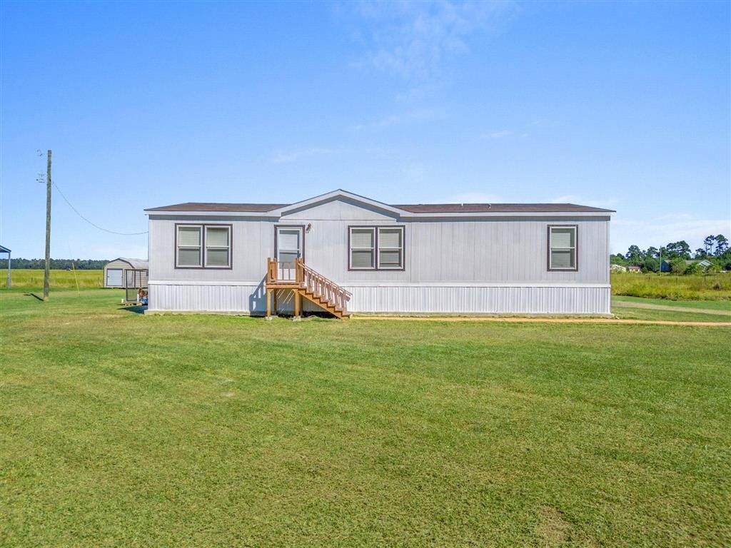 Property Photo: 20100 Parish Line Road LA 70648