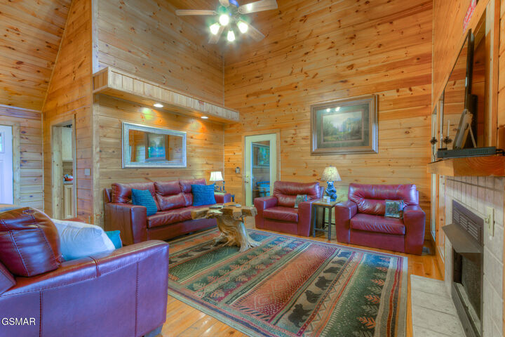Property Photo: 3810 Old Mountain Road TN 37876