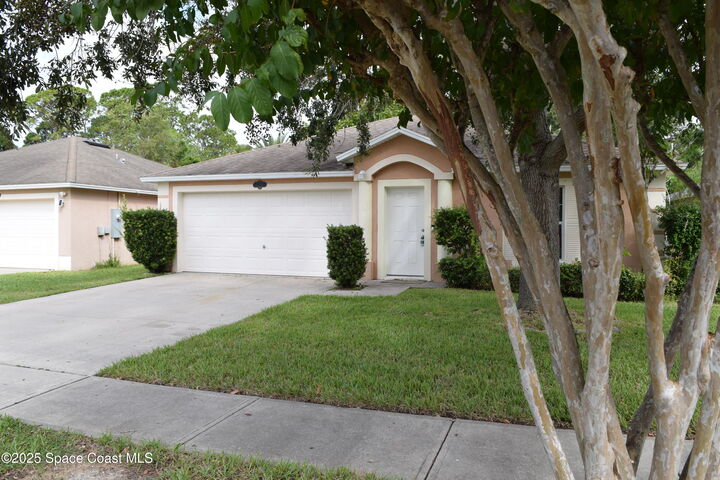 Property Photo: 236 Mason Drive FL 32780