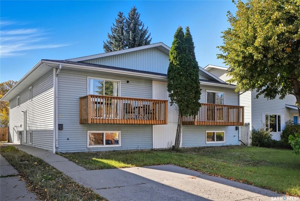 Property Photo: 121 Olmstead Road SK S7M 4L9