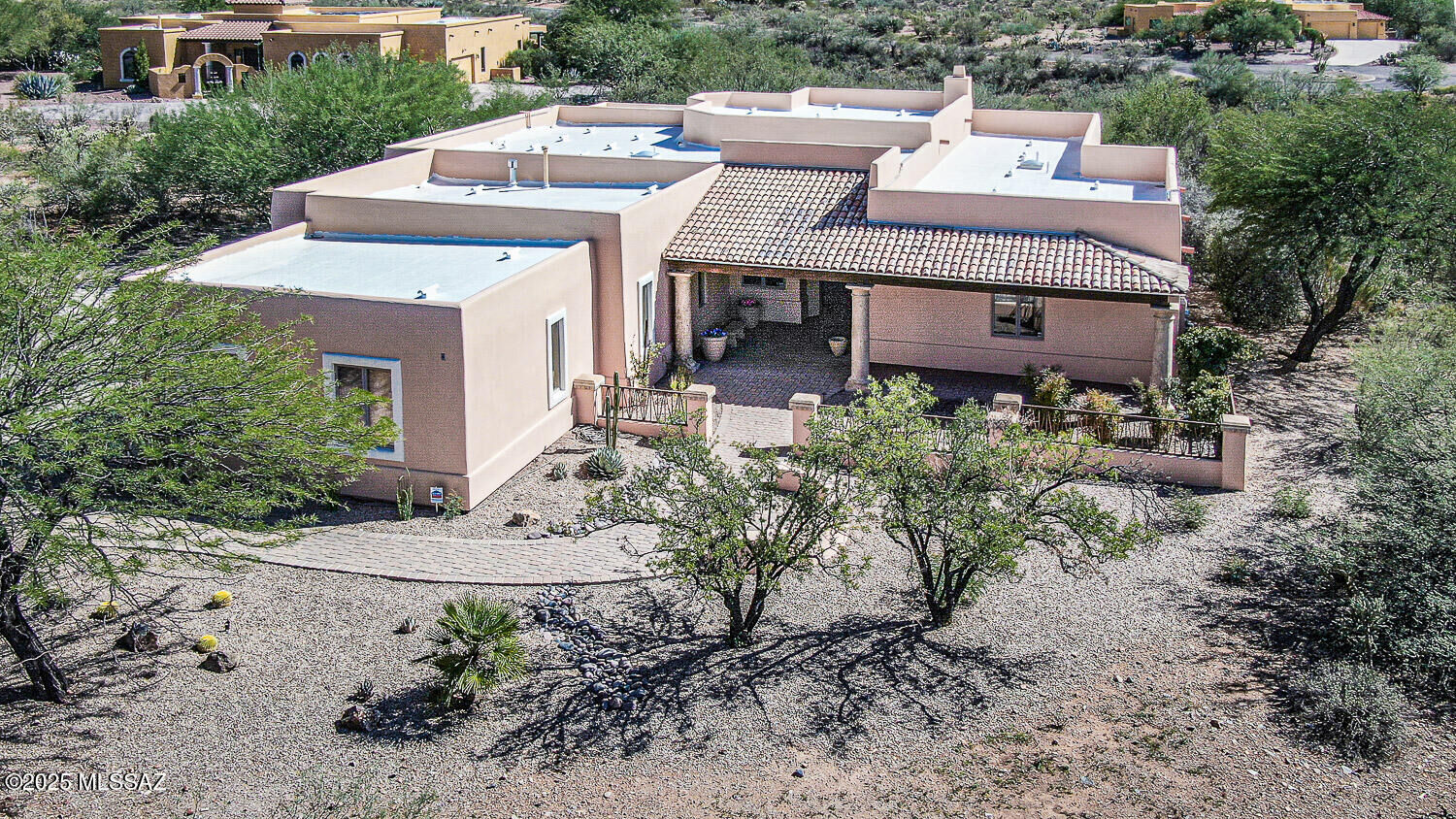 Property Photo:  767 E Canyon Rock Road  AZ 85614 