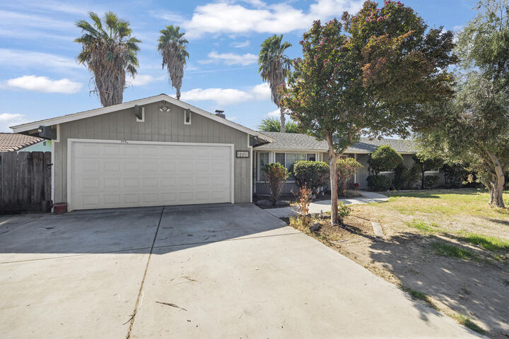 2721 E Goshen Avenue  Visalia CA 93292 photo