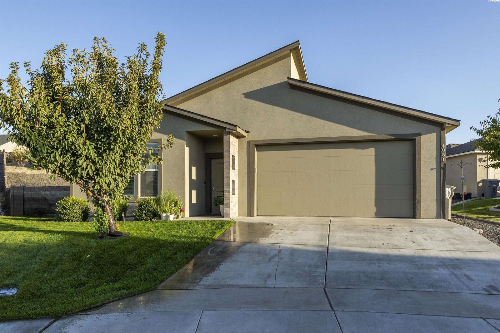Property Photo: 4951 Smitty Drive WA 99352