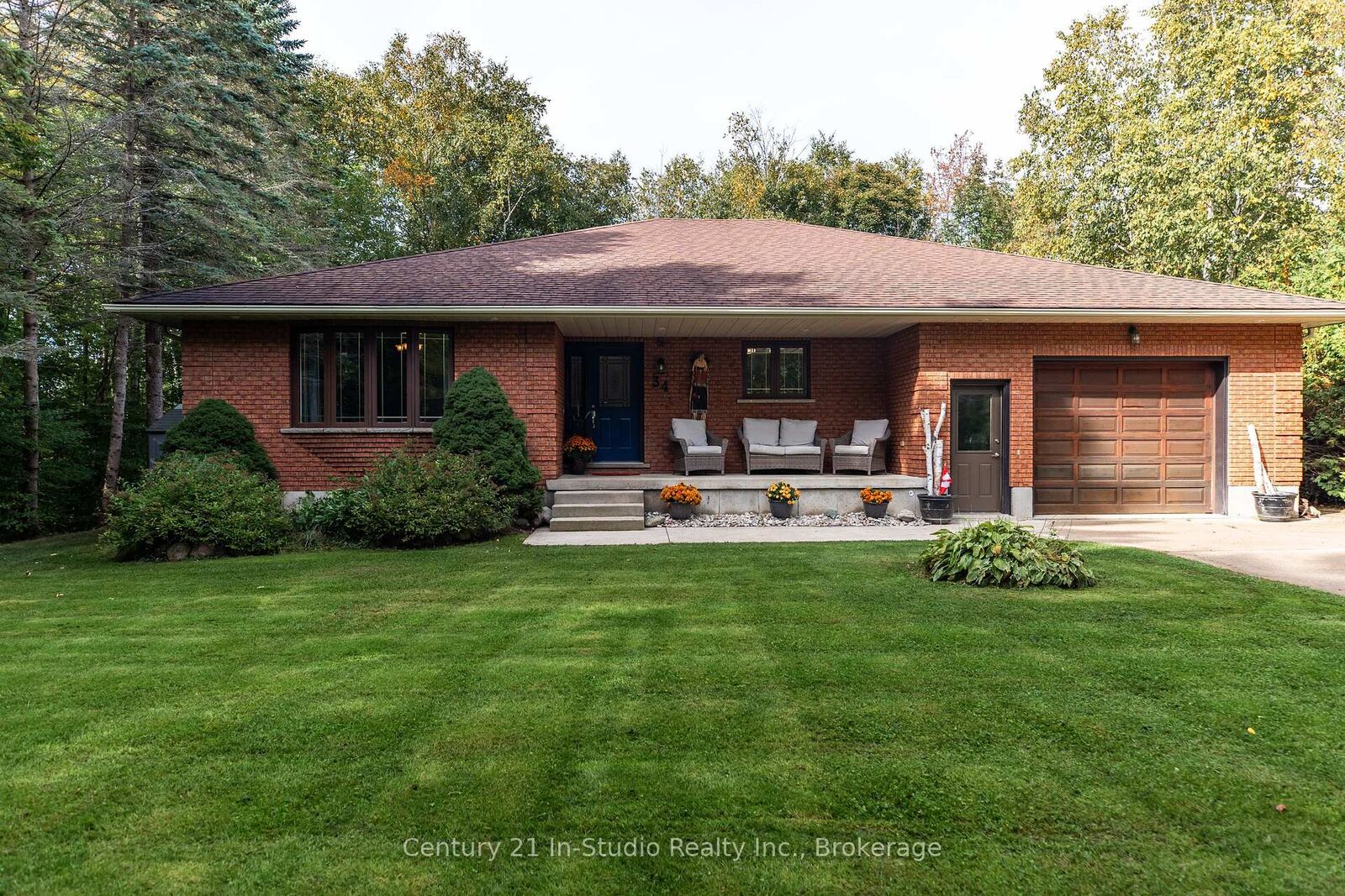 Property Photo: 34 Southampton Parkway ON N0H 2G0