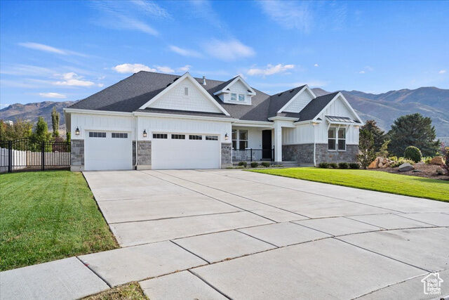 Property Photo: 947 S Honeysuckle Way UT 84037
