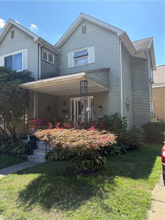 Property Photo:  92 Walnut St  PA 15065 