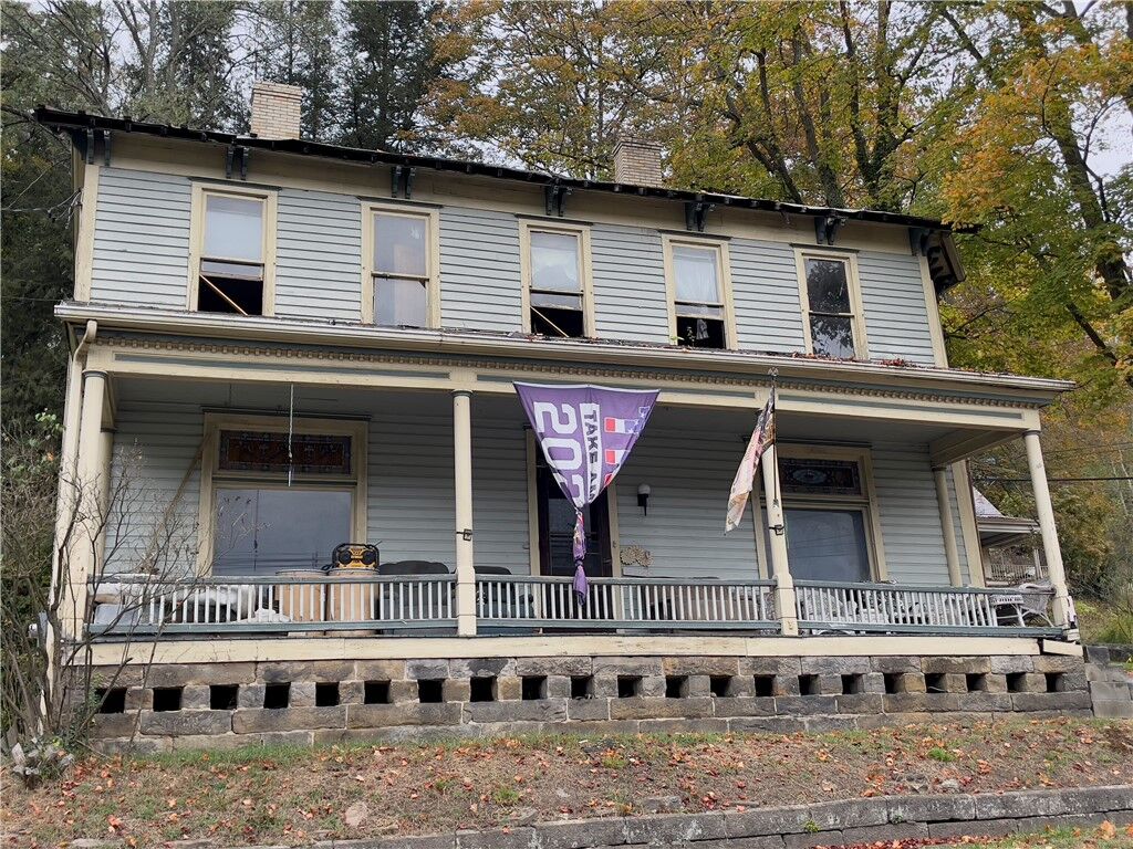 Property Photo:  502 Hill St  PA 16373 