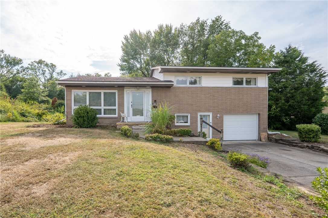 Property Photo:  226 Brinker St  PA 15650 