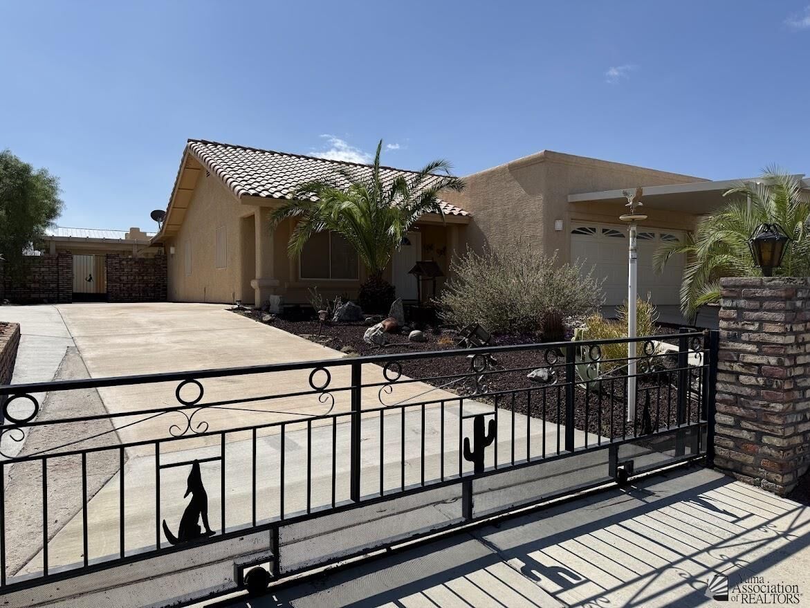 Property Photo: 13531 E 53 St AZ 85367