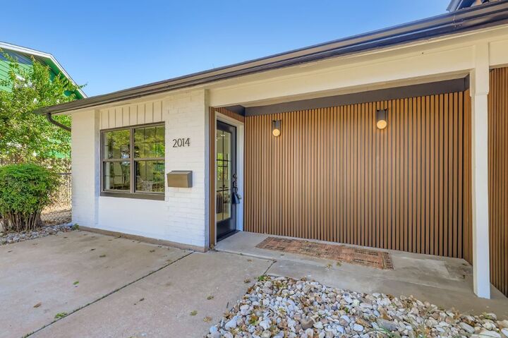 2014 Hardy Circle  Austin TX 78757 photo