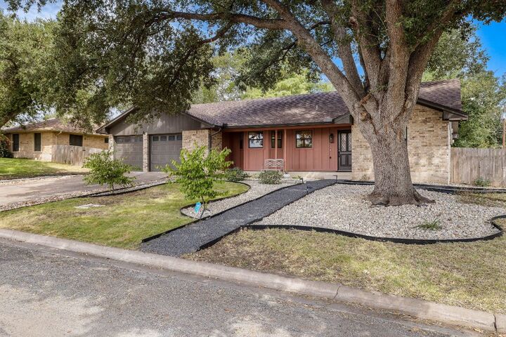 Property Photo: 2202 Carolyn Drive TX 76574