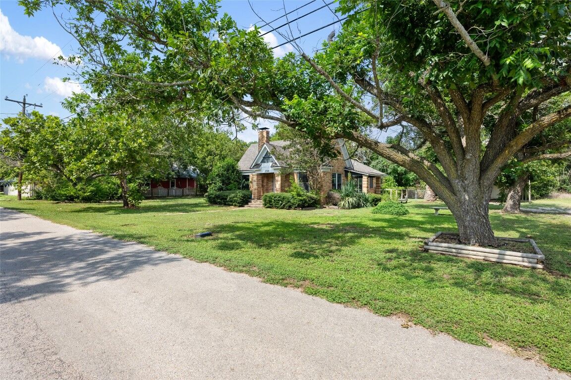 Property Photo: 555 Hopewell Road TX 78605