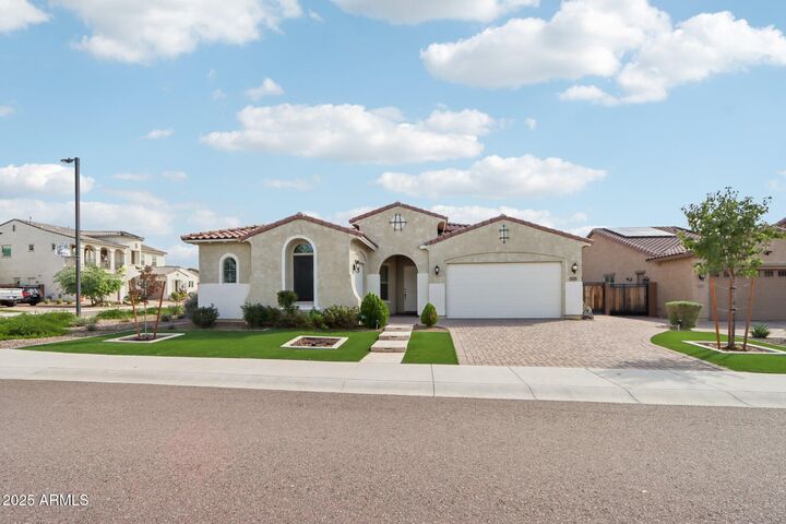Property Photo: 22721 N 34th Street AZ 85050