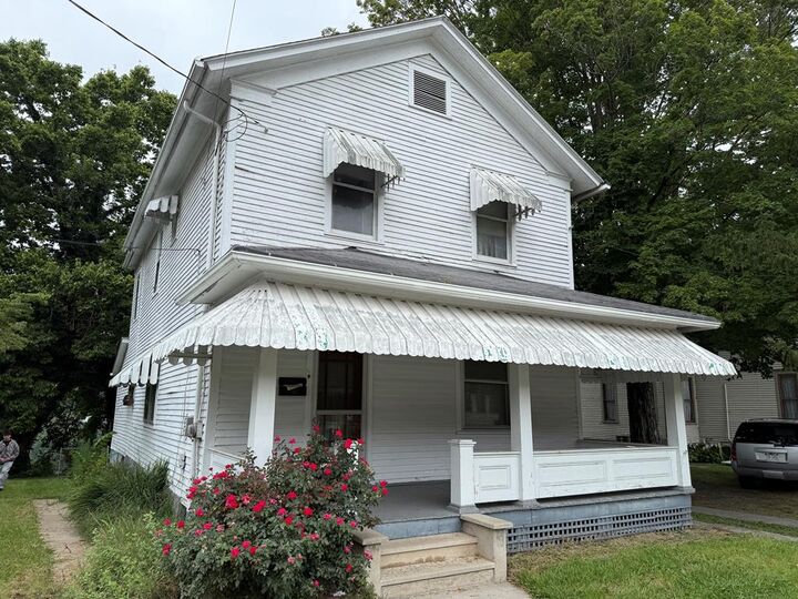 110 Park Avenue  Hinton WV 25951 photo