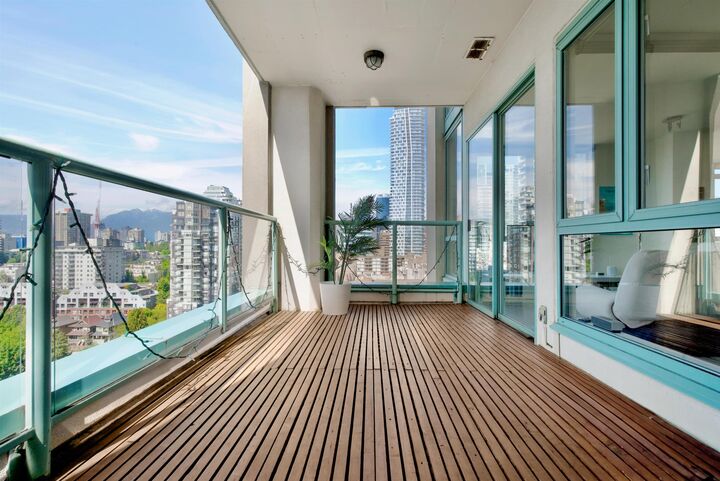 Photo de la propriété:  907 Beach Avenue 2103  BC V6Z 2R3