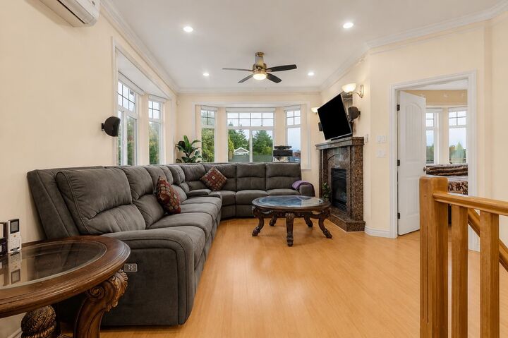 Property Photo: 1380 E 51st Avenue BC V5X 1G2
