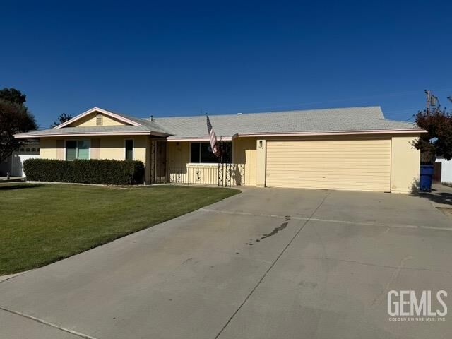 Property Photo: 604 River Oaks Drive CA 93309