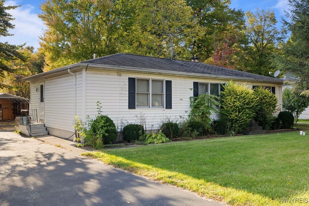 Property Photo: 3210 Woodland Avenue NY 14304