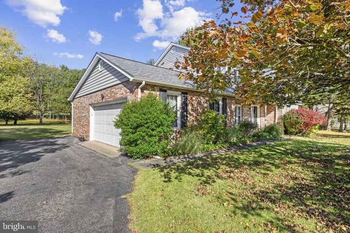 Property Photo:  4 Pheasant Wood Court  MD 21120