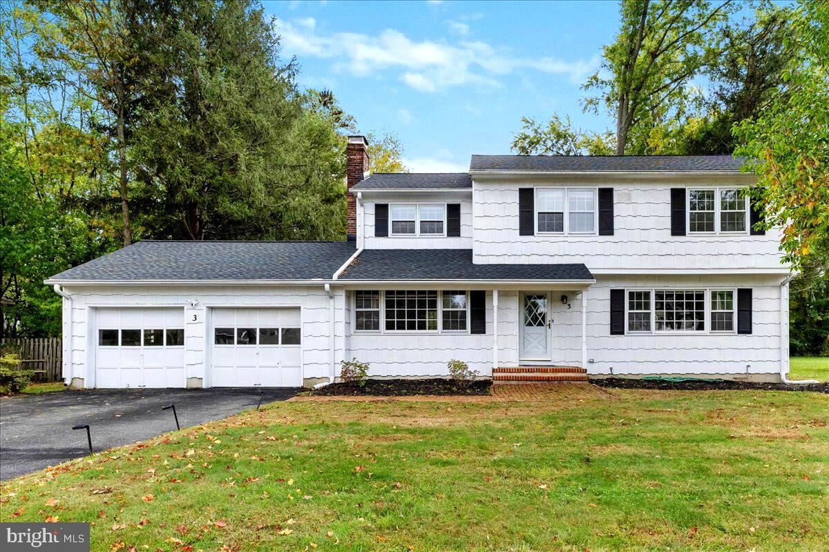 Property Photo:  3 Yorktowne Court  NJ 08550 