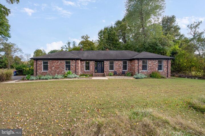 Property Photo:  5915 River Road  MD 20616 