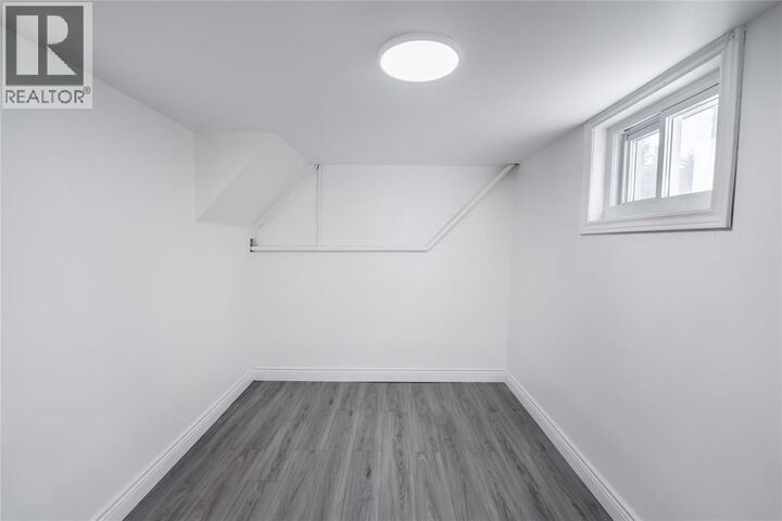 Photo de la propriété: 42 Warwick Drive ON N8A 3N4