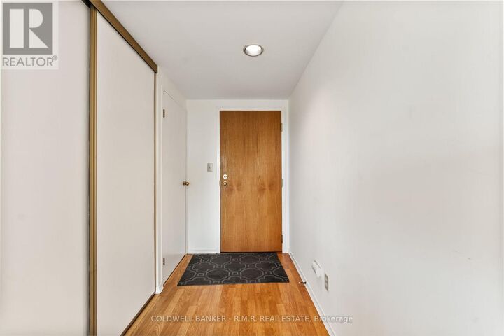 Property Photo:  600 Thornton Road North Ph2  ON L1J 6T6 