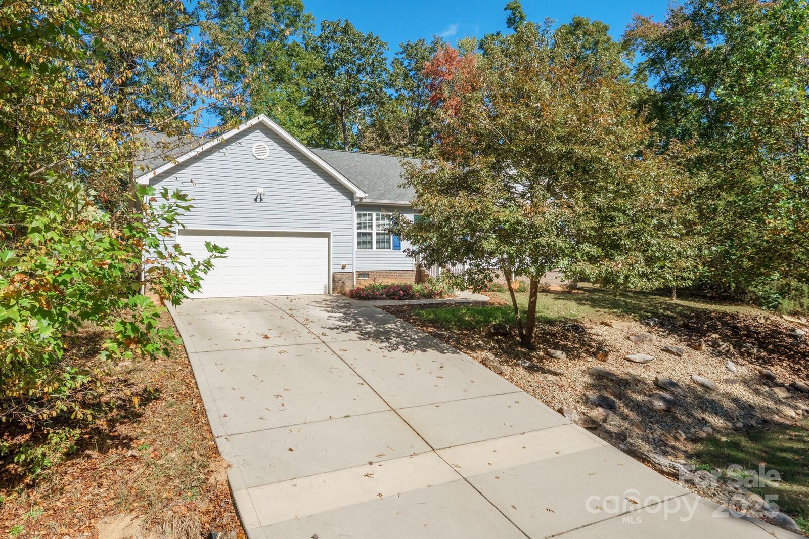 Property Photo: 5039 Penn Road NC 28080