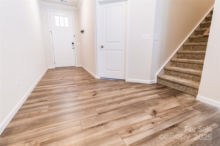 Property Photo: 7014 Heron Rookery Way NC 28214