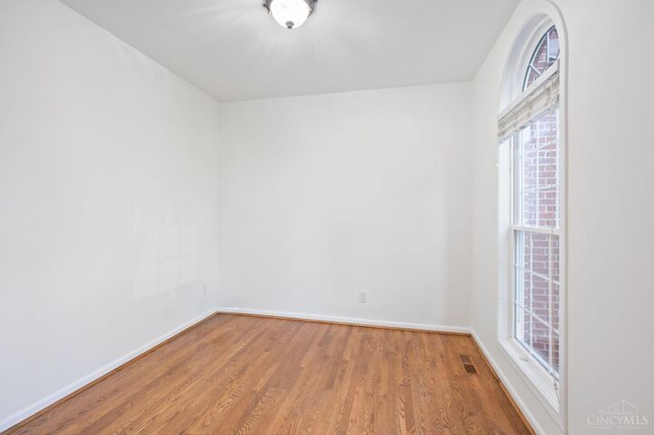 Property Photo: 4319 Serpentine Way OH 45040