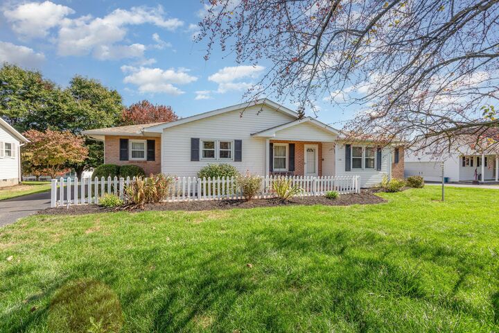 Property Photo: 2444 Sheridan Drive OH 43130