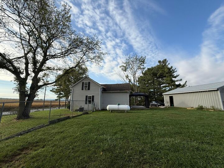Property Photo: 5735 Chillicothe Lancaster SW Road OH 43102