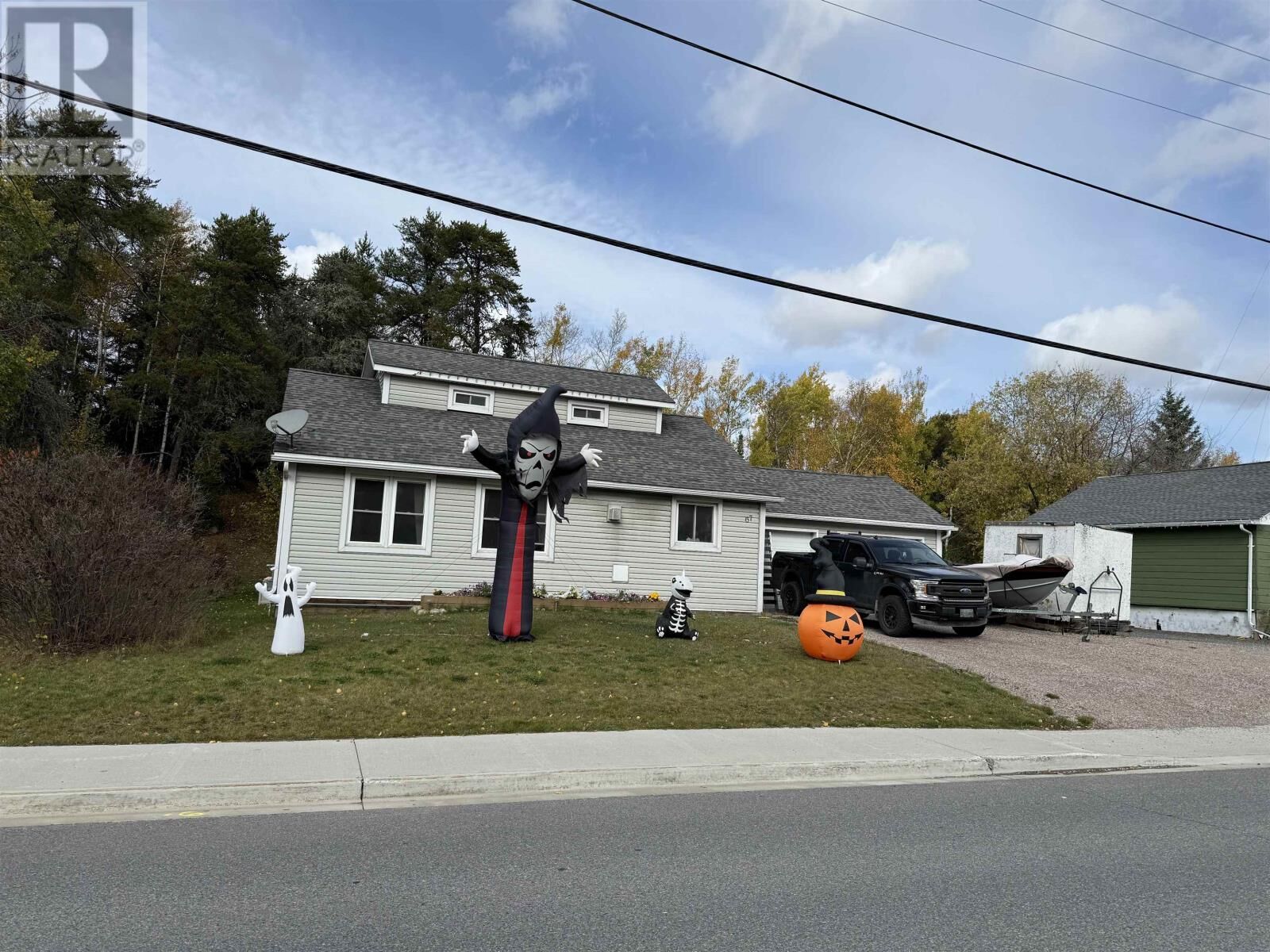 Property Photo: 67 Goldshore Road ON P0V 2M0