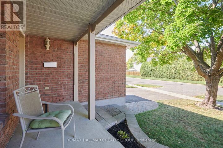 Property Photo: 1743 Silver Bark Avenue ON K1C 7A8