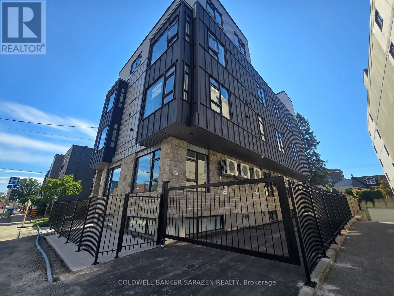 Property Photo:  10 McArthur Avenue 201  ON K1L 6R2