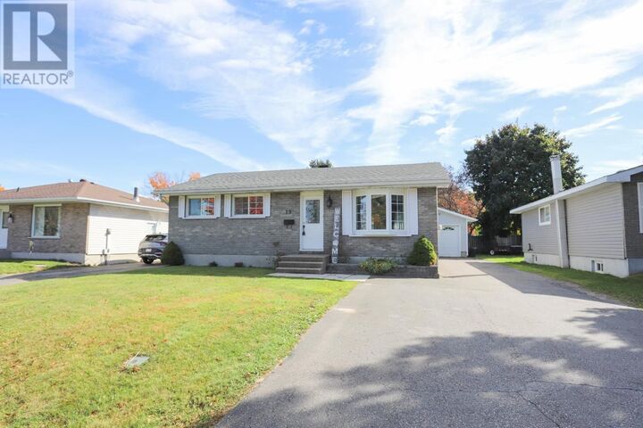 Photo de la propriété: 19 Macmurray Ave ON P6A 5W7